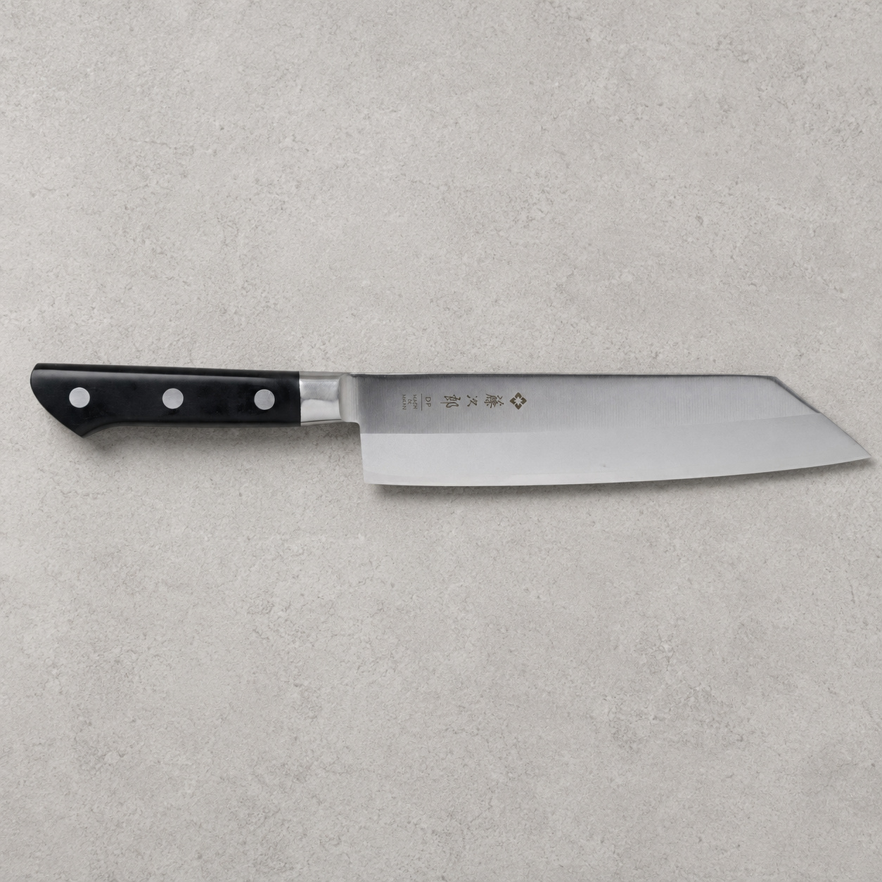 藤次郎 劍型三德刀 63層大馬士革 風格實用兼具|F-795/6